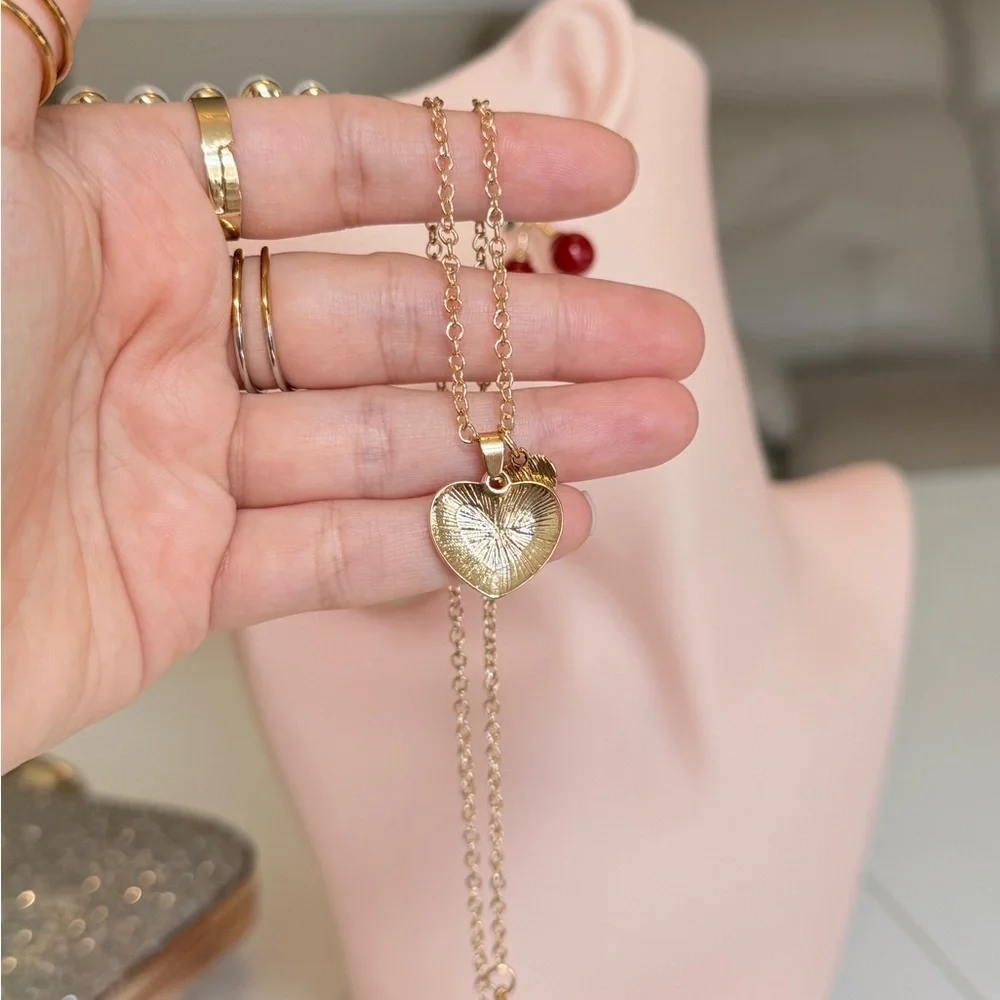 ⚜️  Red Heart Pendant Necklace